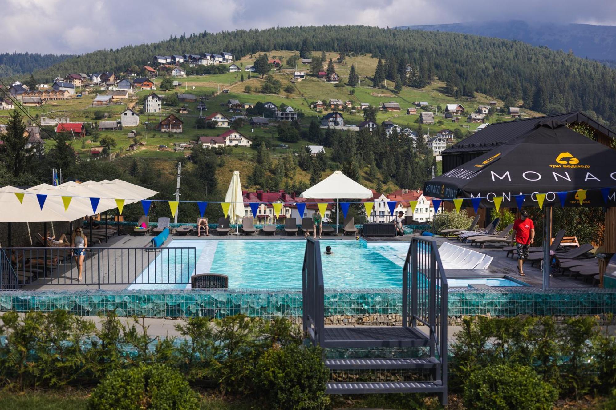 Phoenix Relax Park Bukovel Exterior photo